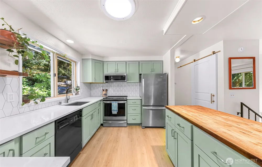 24131 104th Avenue W Edmonds, WA 98020