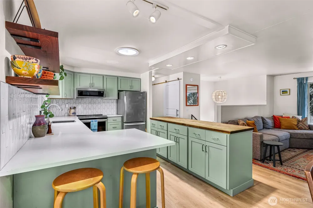 24131 104th Avenue W Edmonds, WA 98020