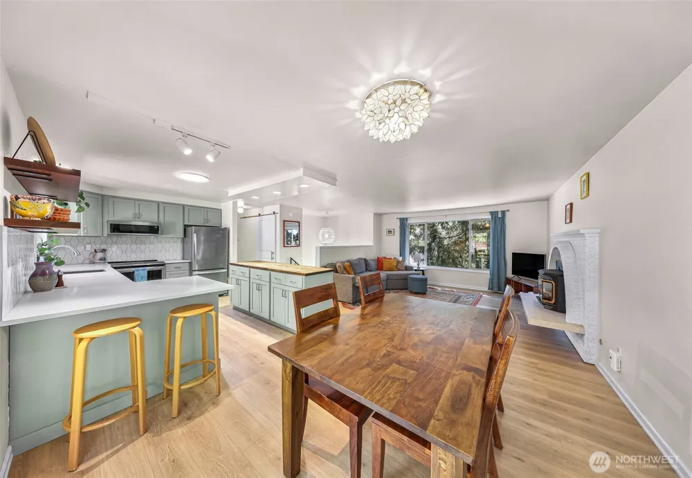 24131 104th Avenue W Edmonds, WA 98020