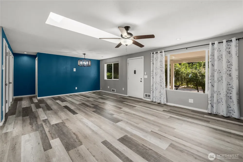 19109 57th Street E Lake Tapps, WA 98391