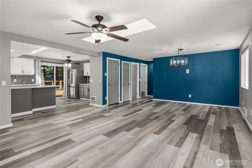 19109 57th Street E Lake Tapps, WA 98391