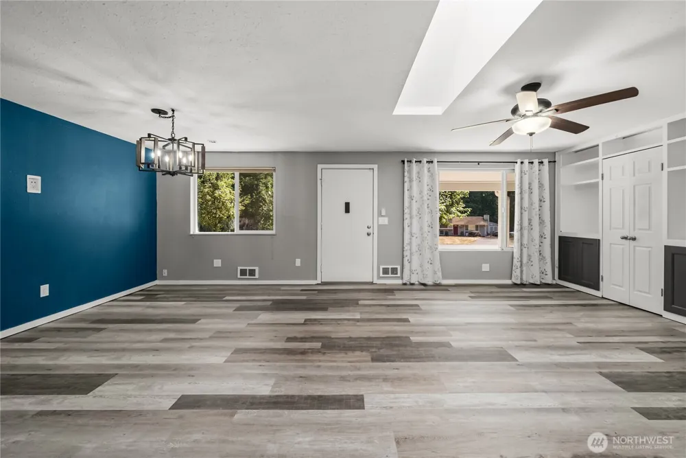 19109 57th Street E Lake Tapps, WA 98391