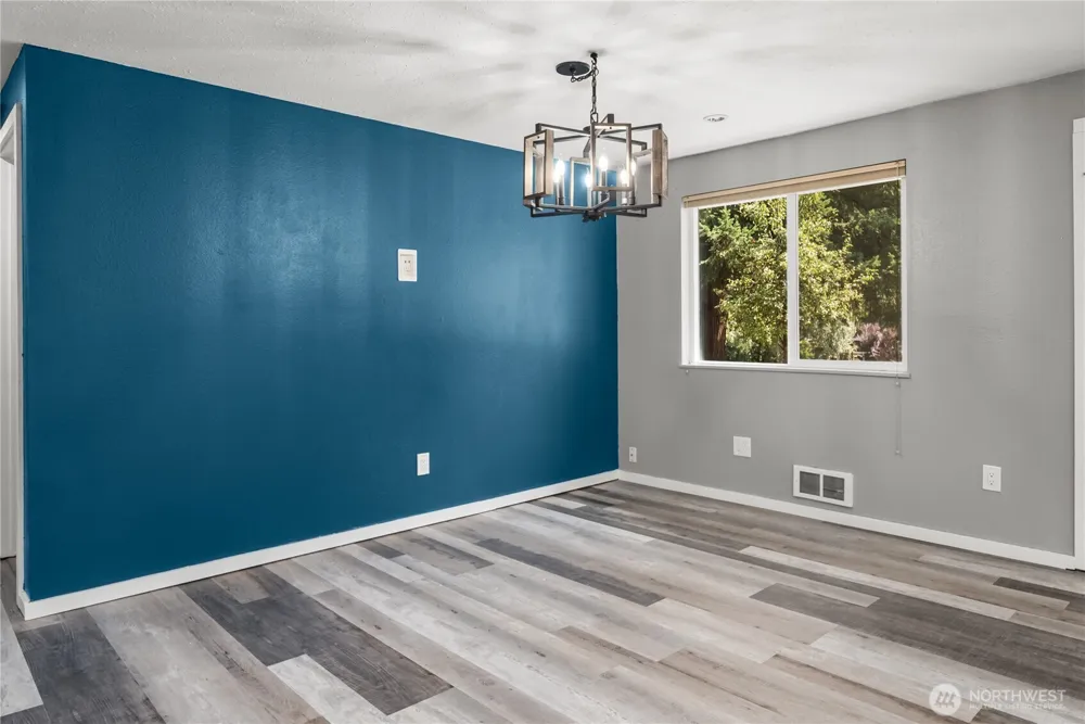 19109 57th Street E Lake Tapps, WA 98391