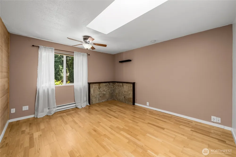 19109 57th Street E Lake Tapps, WA 98391