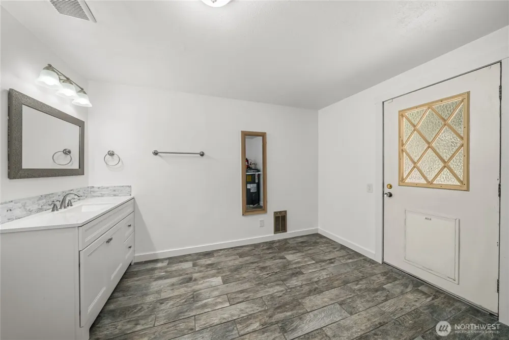 19109 57th Street E Lake Tapps, WA 98391