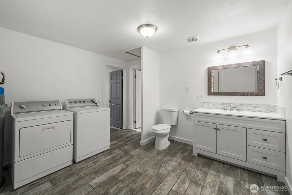 19109 57th Street E Lake Tapps, WA 98391