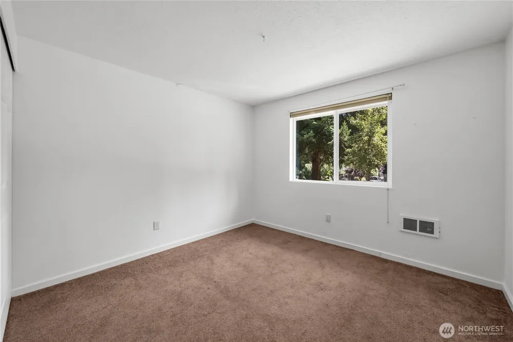 19109 57th Street E Lake Tapps, WA 98391