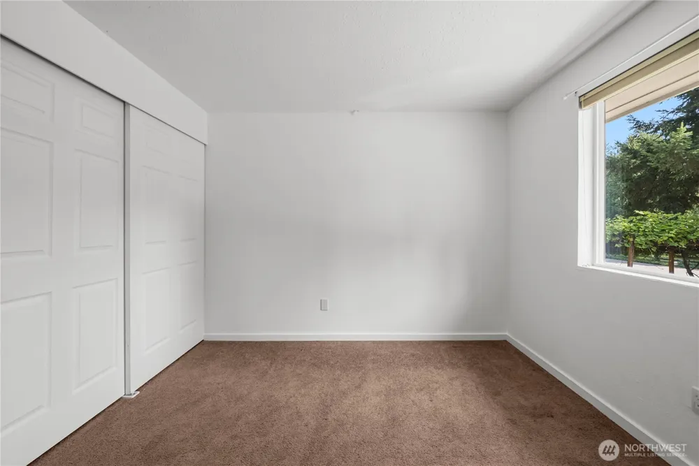 19109 57th Street E Lake Tapps, WA 98391