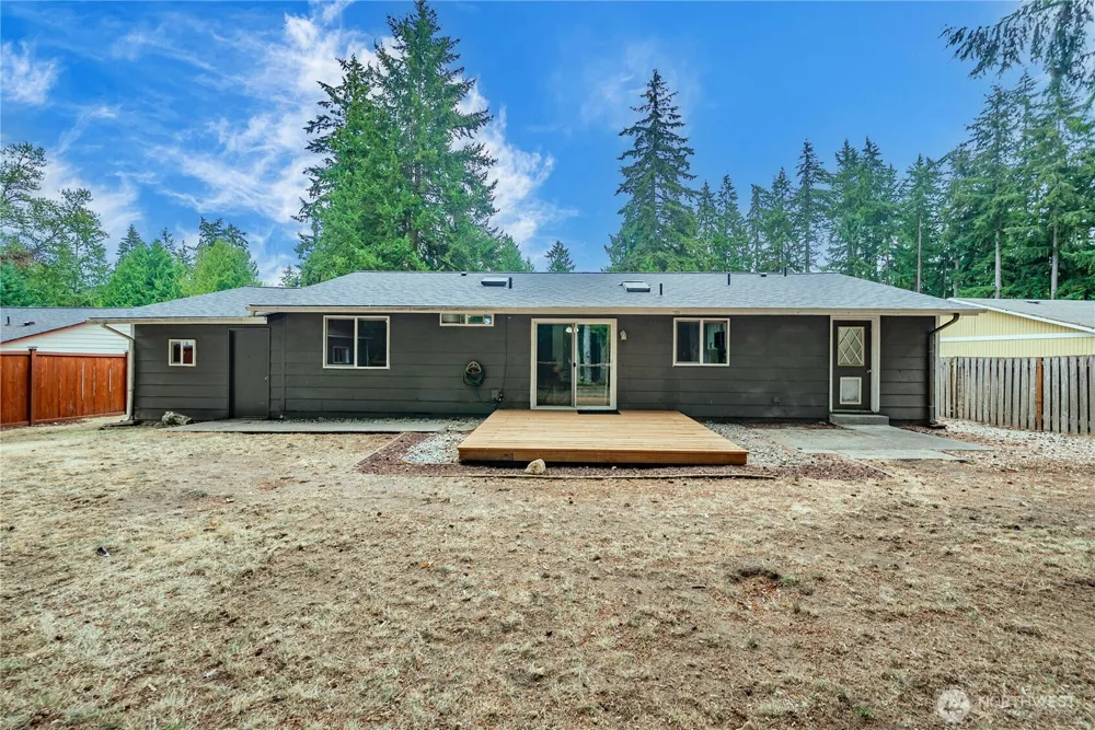 19109 57th Street E Lake Tapps, WA 98391