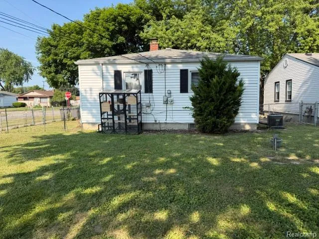 8953 William Street Taylor City, MI 48180