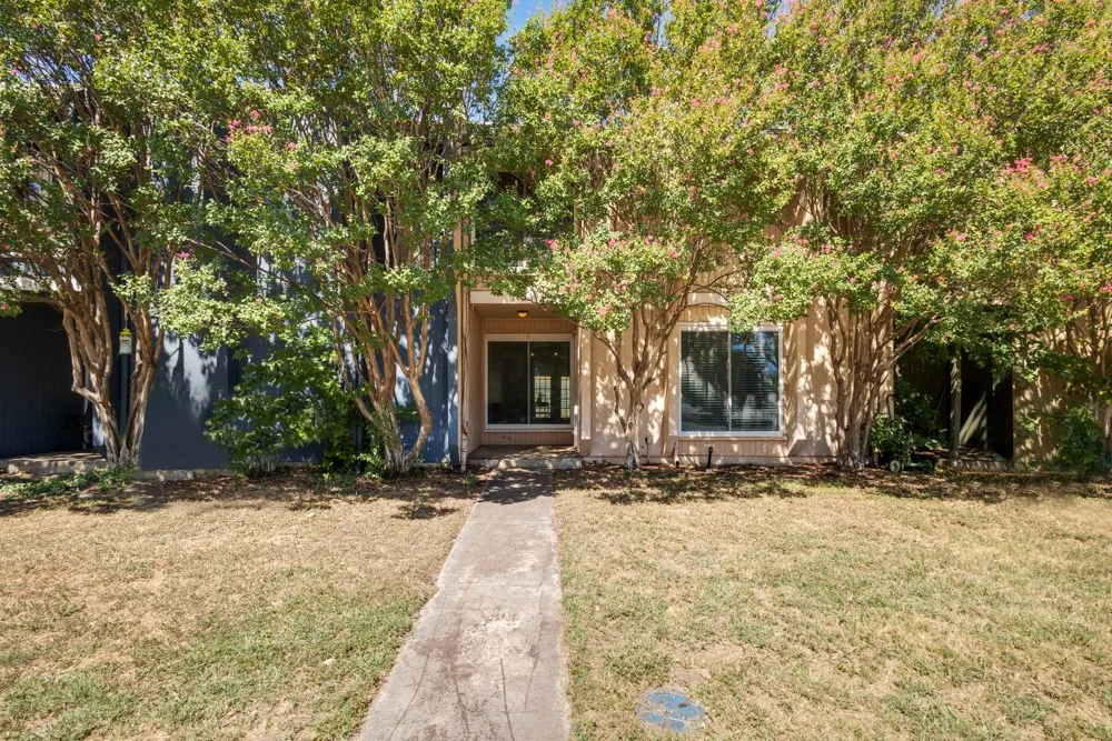 1404 Sombre Vista Drive Denton, TX 76205