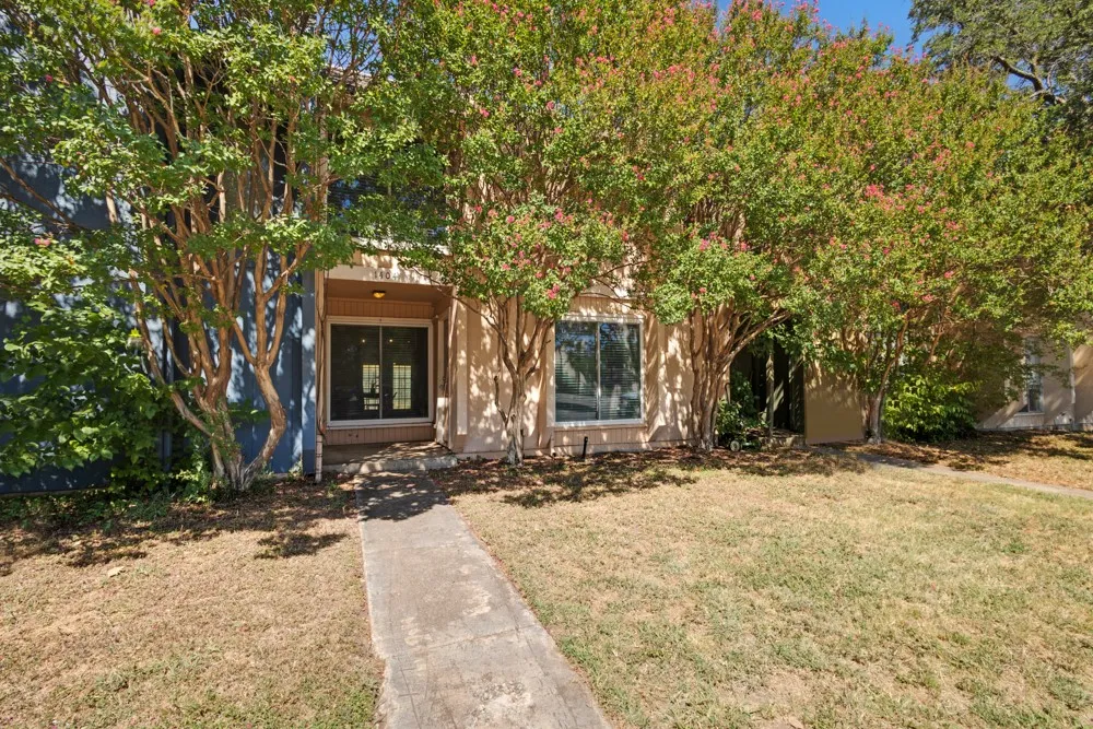 1404 Sombre Vista Drive Denton, TX 76205