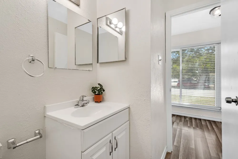 1404 Sombre Vista Drive Denton, TX 76205