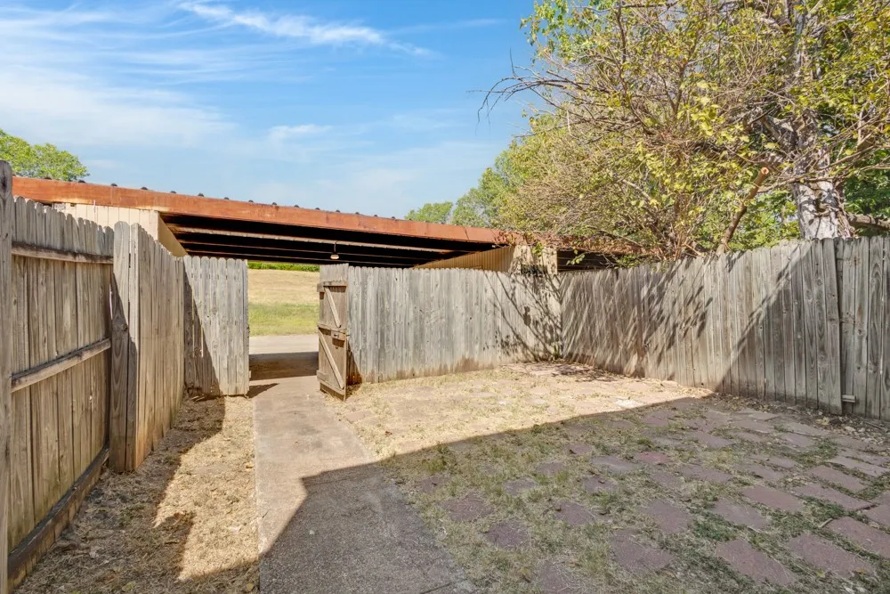 1404 Sombre Vista Drive Denton, TX 76205