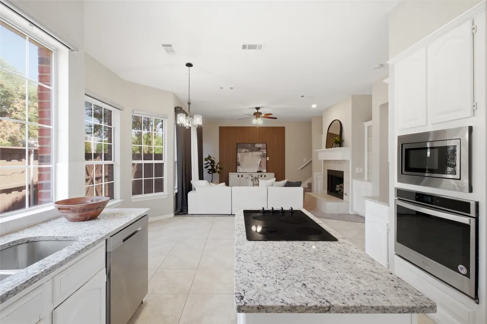 3903 Rive Lane Addison, TX 75001