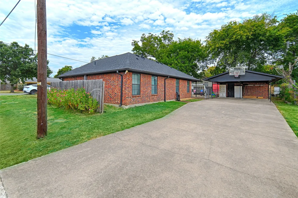 1102 14th Street Honey Grove, TX 75446