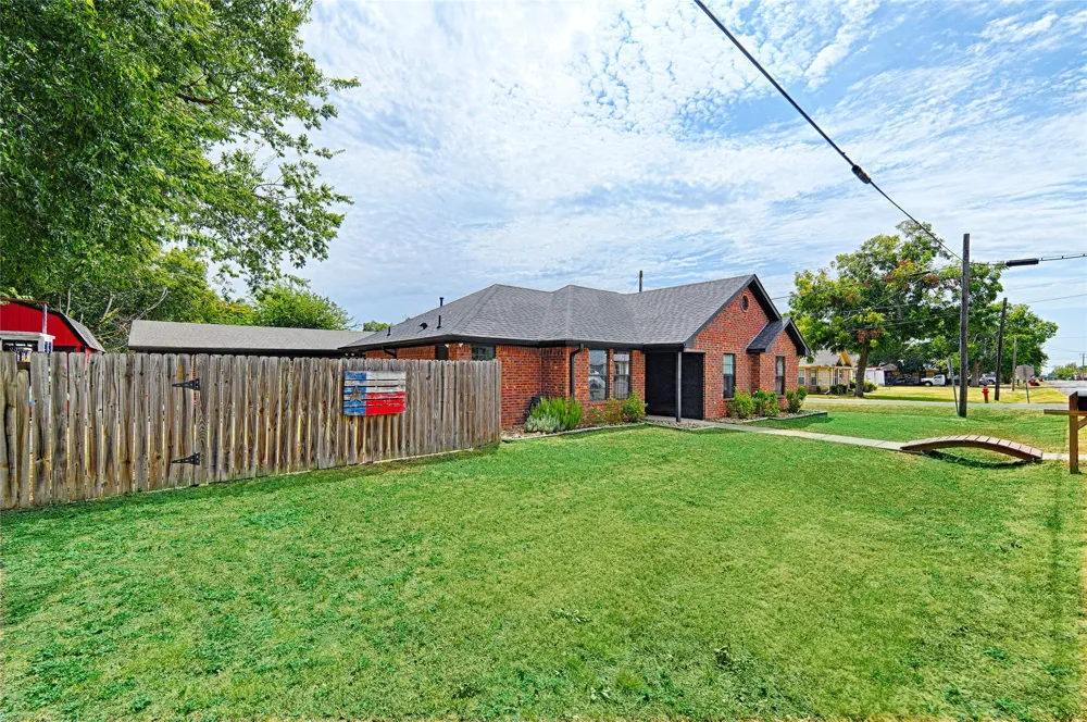1102 14th Street Honey Grove, TX 75446