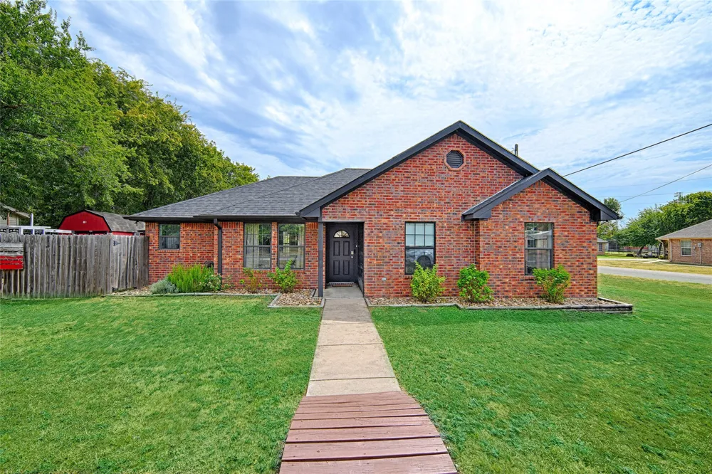 1102 14th Street Honey Grove, TX 75446