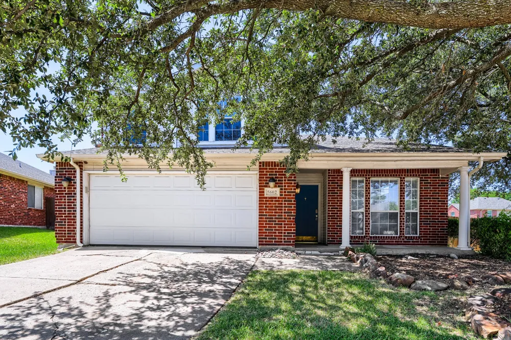 5602 Vista Park Lane Sachse, TX 75048