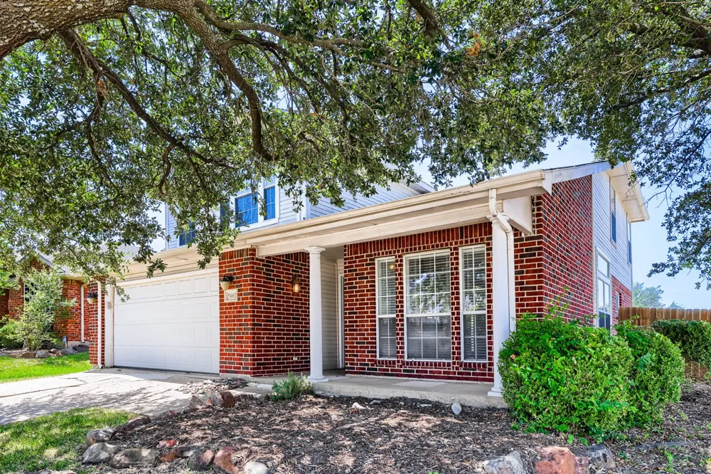 5602 Vista Park Lane Sachse, TX 75048