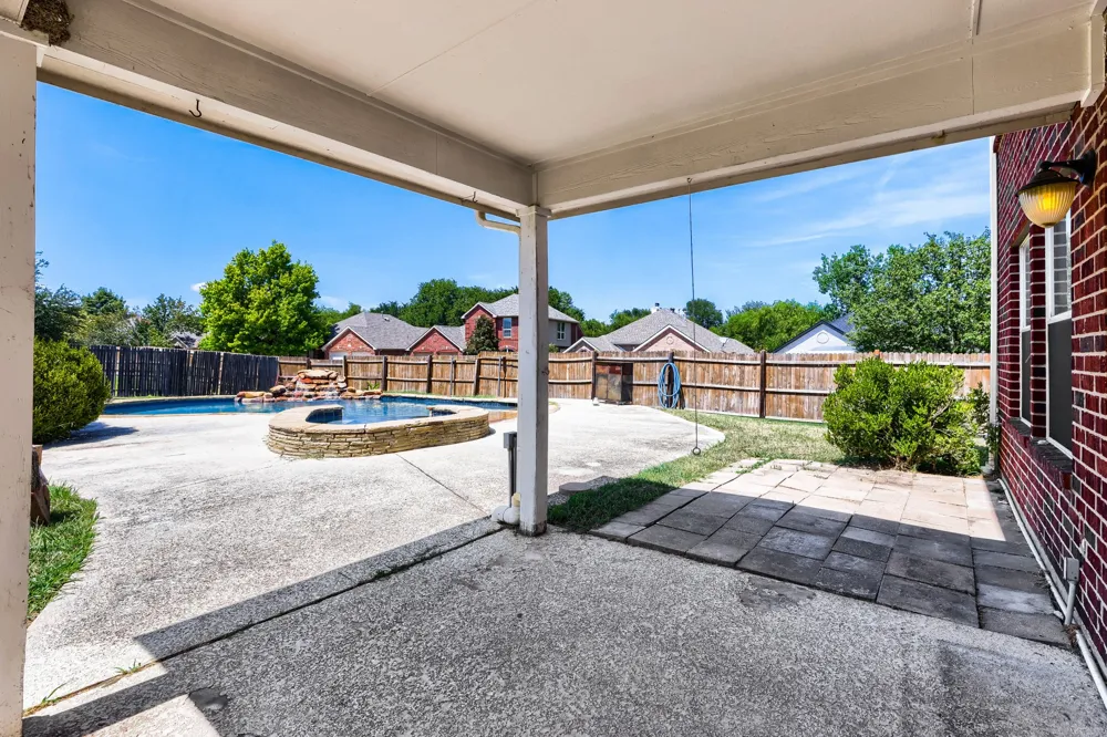 5602 Vista Park Lane Sachse, TX 75048