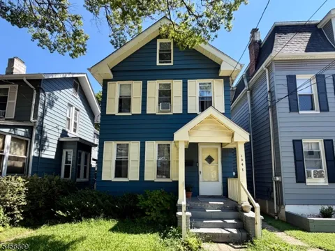 1047 Jaques Ave
