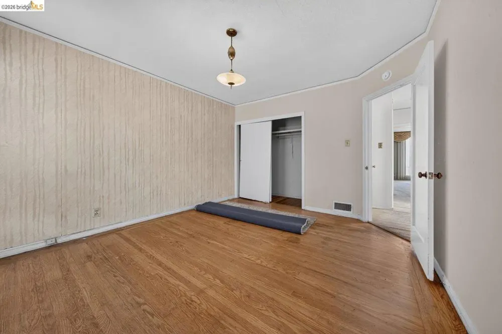 59 Santa Fe Ave San Francisco, CA 94124