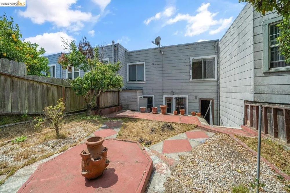 59 Santa Fe Ave San Francisco, CA 94124