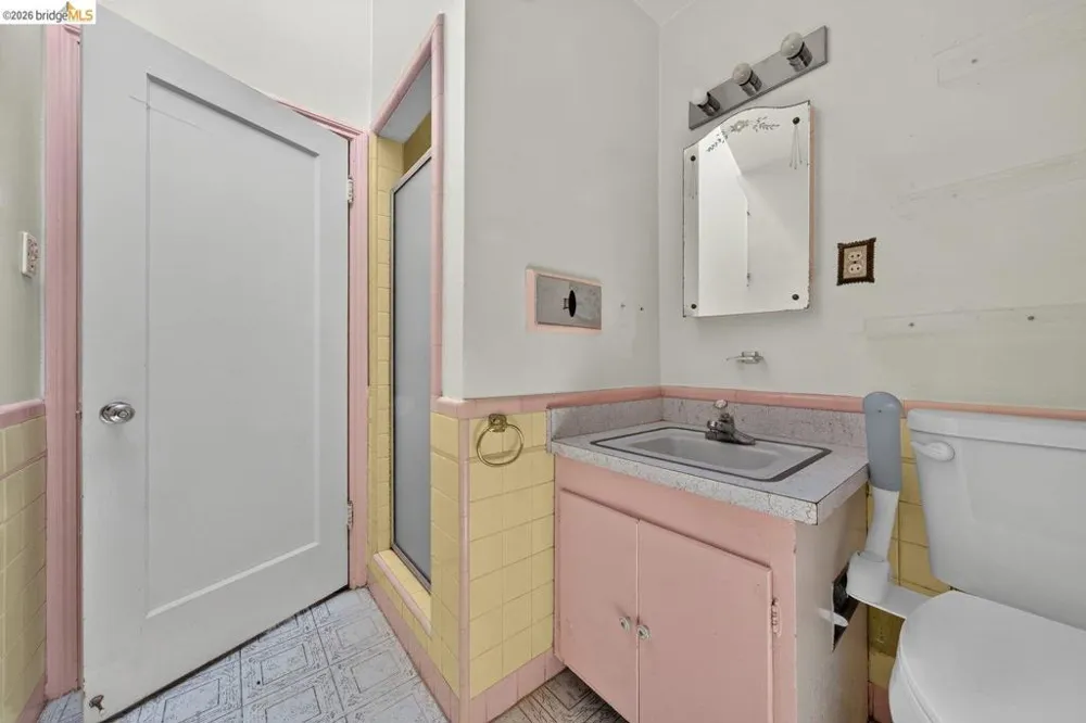 59 Santa Fe Ave San Francisco, CA 94124