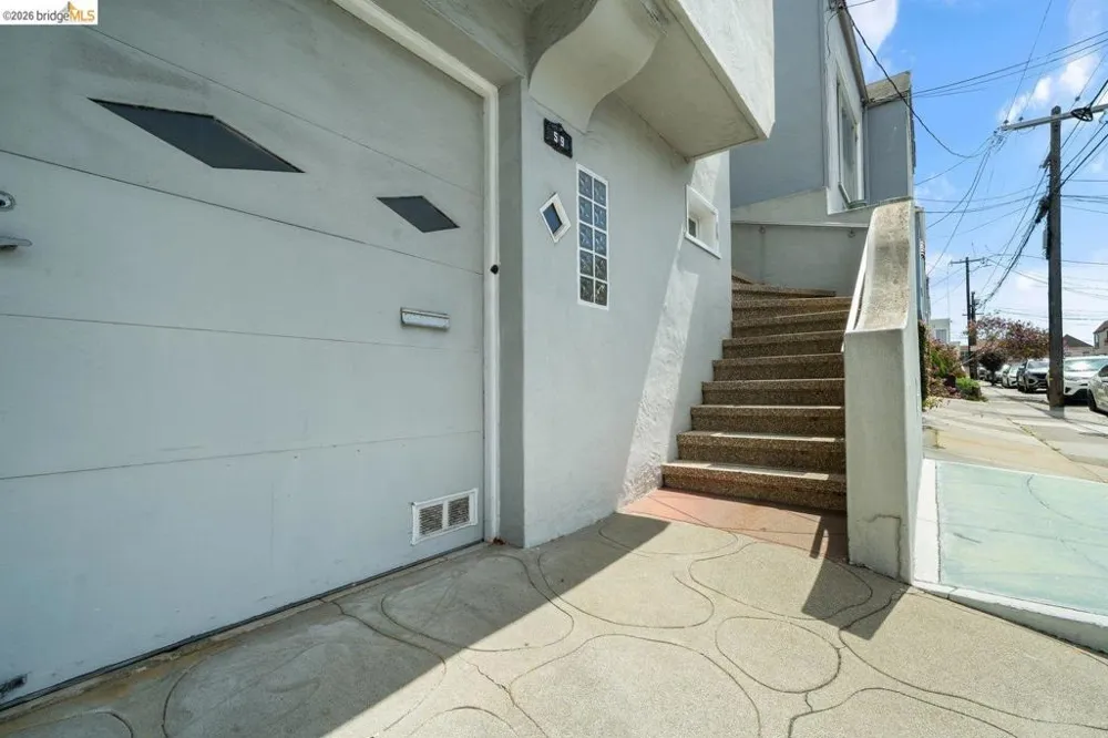 59 Santa Fe Ave San Francisco, CA 94124