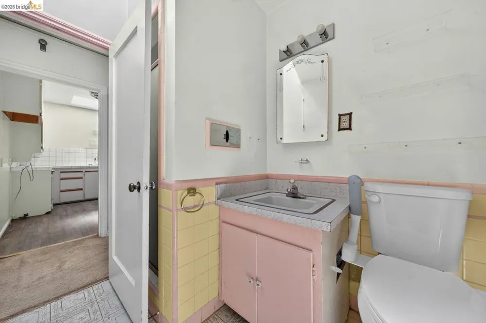 59 Santa Fe Ave San Francisco, CA 94124