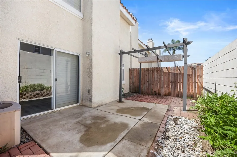 186 S Idaho Street La Habra, CA 90631