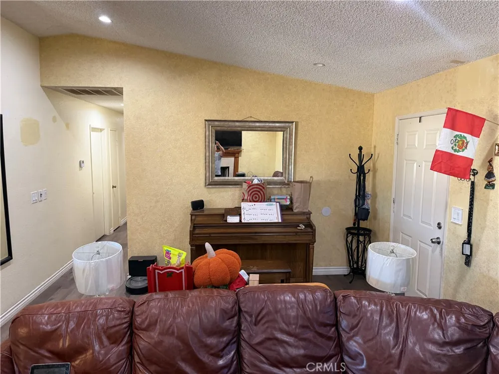 11540 E Avenue R2 Littlerock, CA 93543