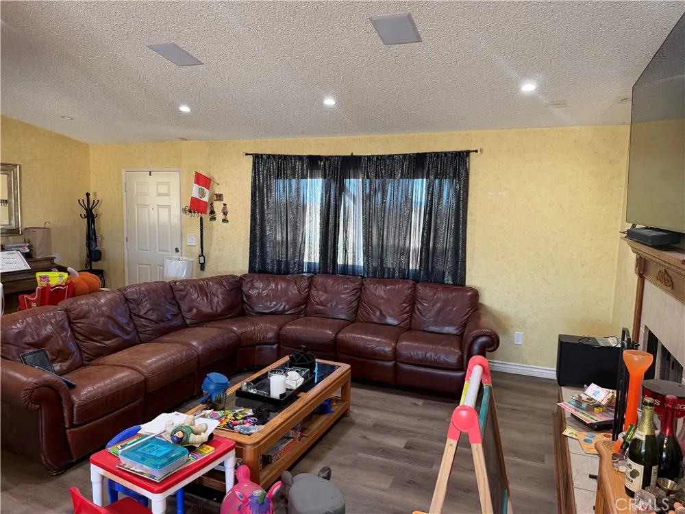 11540 E Avenue R2 Littlerock, CA 93543