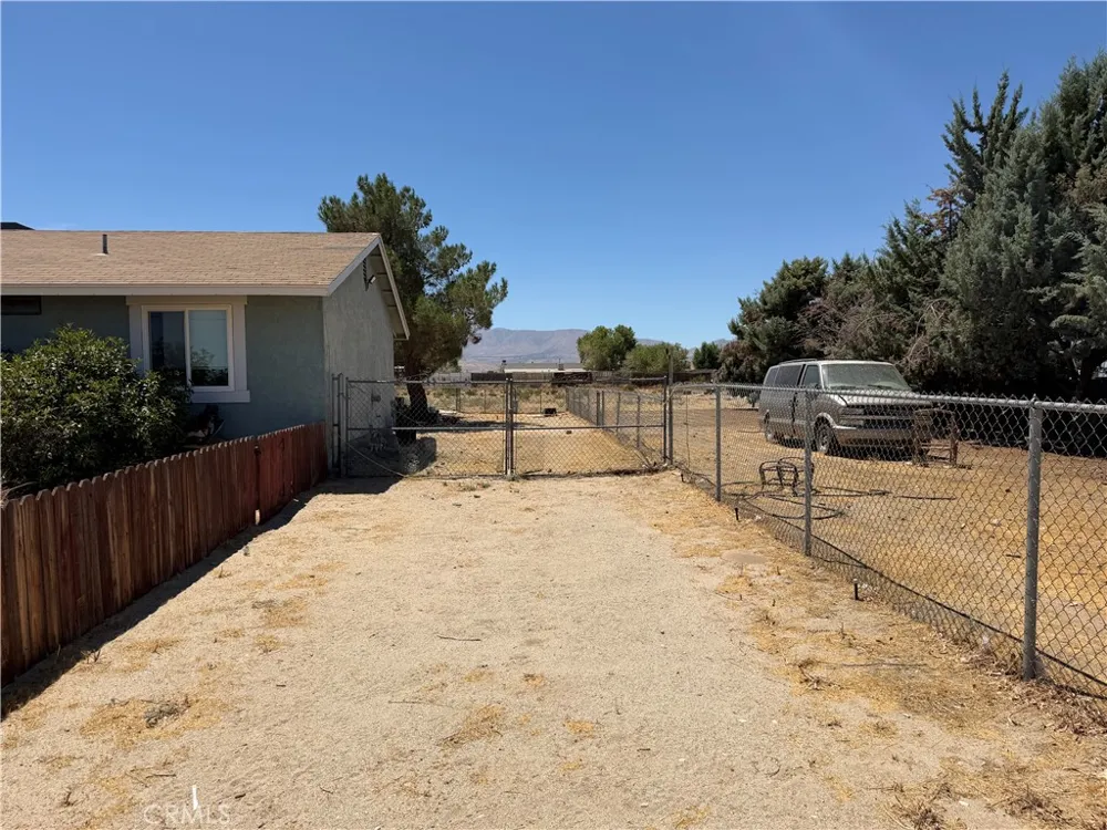 11540 E Avenue R2 Littlerock, CA 93543