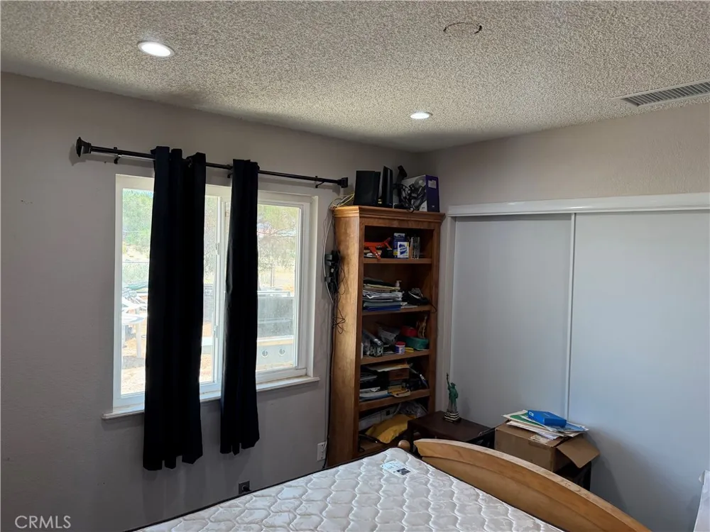 11540 E Avenue R2 Littlerock, CA 93543