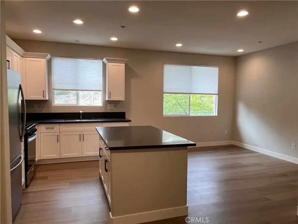 2252 Schlaepfer Fullerton, CA 92833