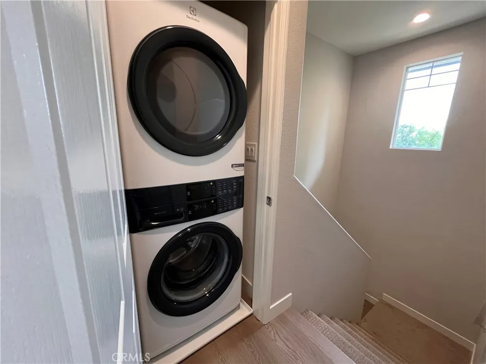 2252 Schlaepfer Fullerton, CA 92833