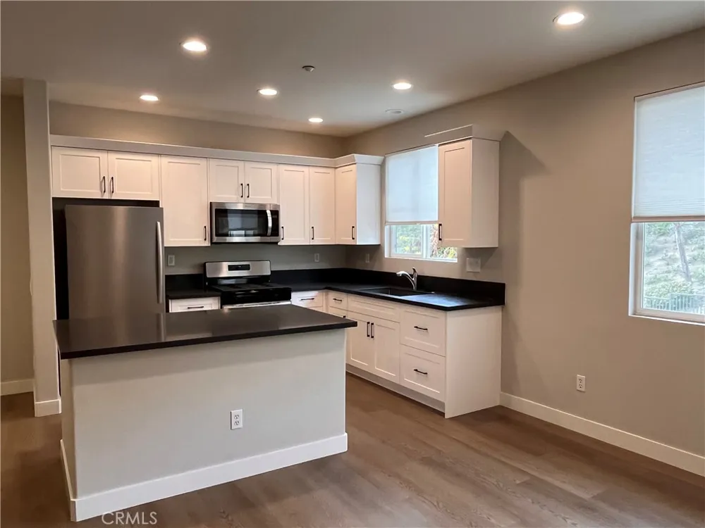 2252 Schlaepfer Fullerton, CA 92833