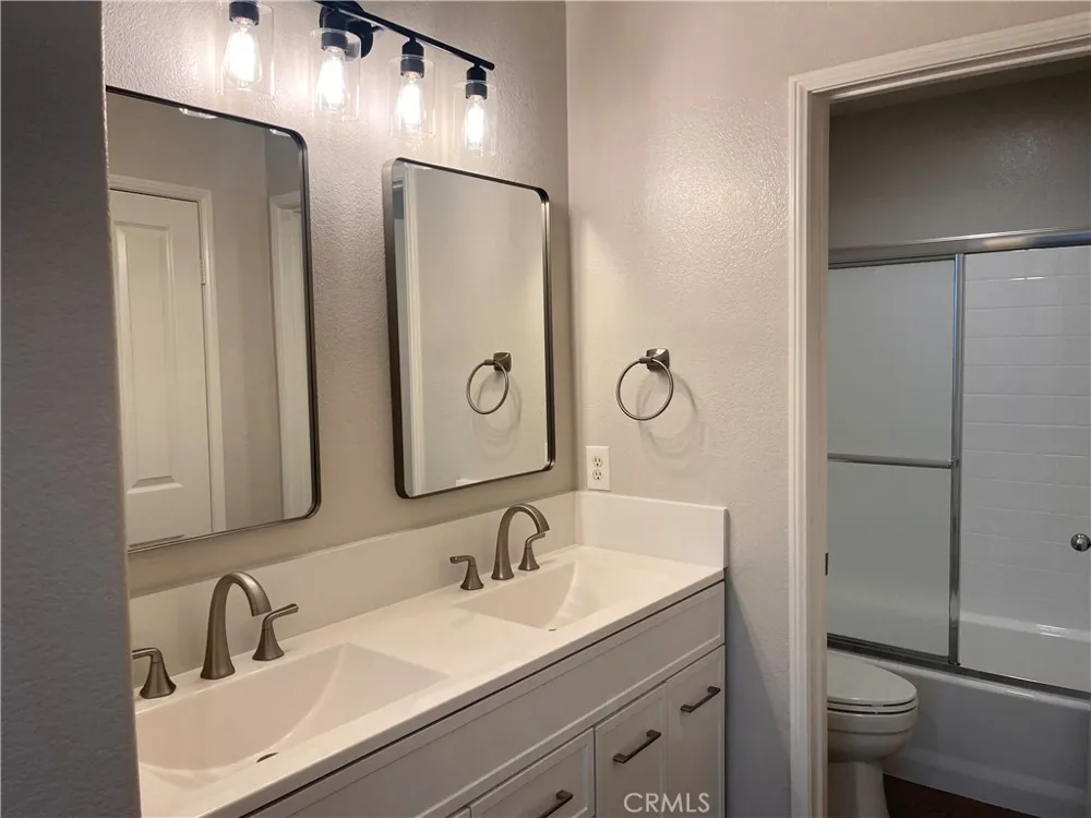 2252 Schlaepfer Fullerton, CA 92833