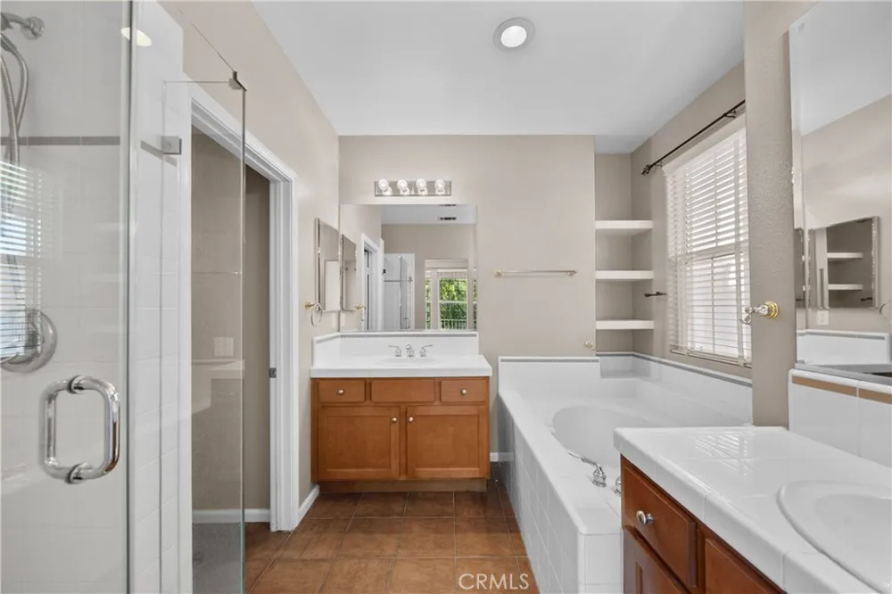 24014 Bridgeport Lane #42 Valencia, CA 91355