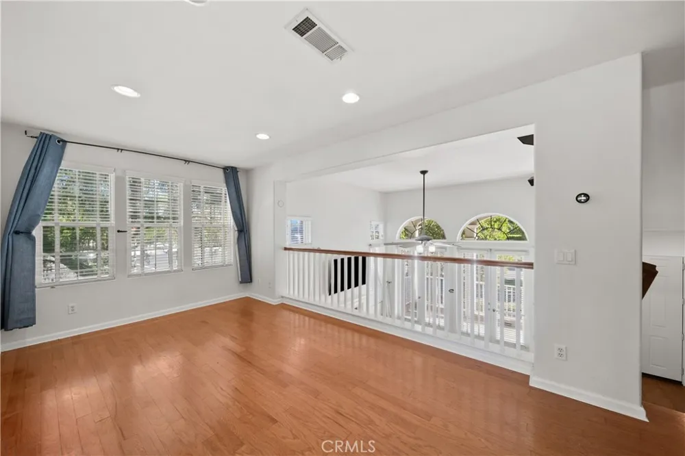 24014 Bridgeport Lane #42 Valencia, CA 91355
