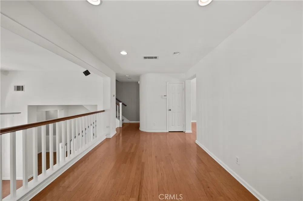 24014 Bridgeport Lane #42 Valencia, CA 91355
