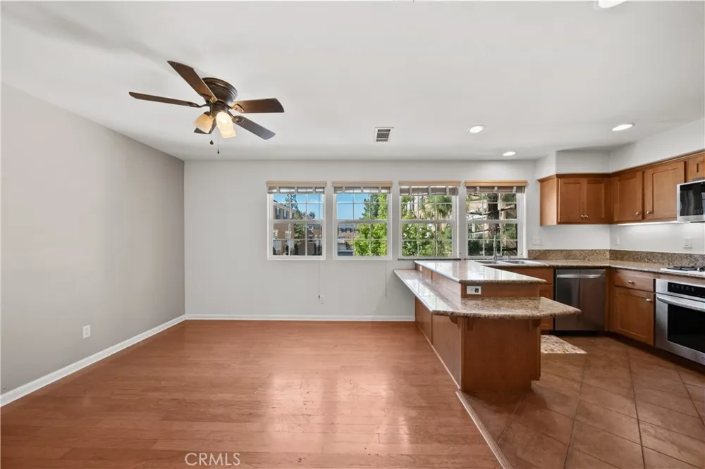 24014 Bridgeport Lane #42 Valencia, CA 91355