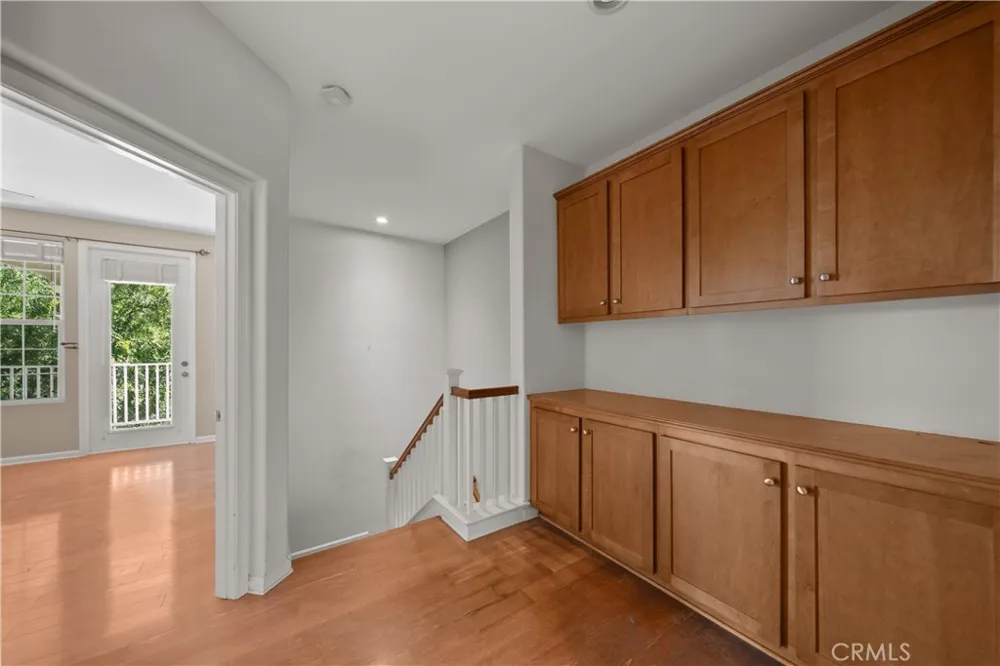 24014 Bridgeport Lane #42 Valencia, CA 91355