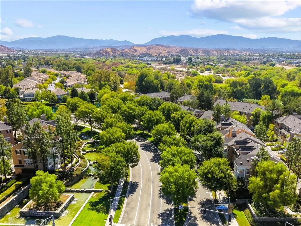 24014 Bridgeport Lane #42 Valencia, CA 91355