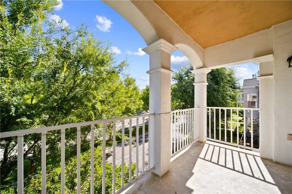 24014 Bridgeport Lane #42 Valencia, CA 91355