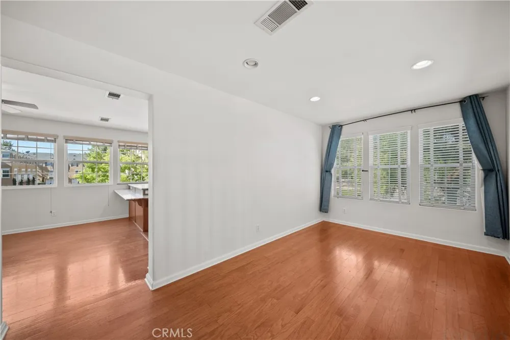 24014 Bridgeport Lane #42 Valencia, CA 91355