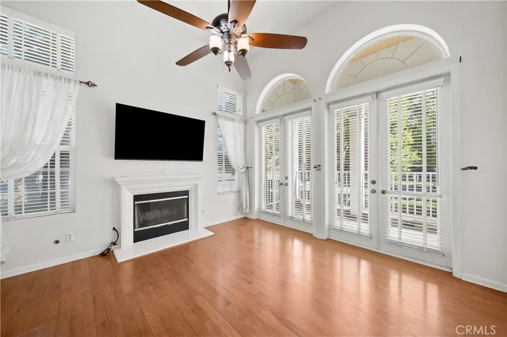 24014 Bridgeport Lane #42 Valencia, CA 91355