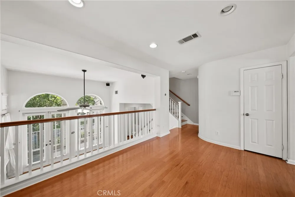 24014 Bridgeport Lane #42 Valencia, CA 91355